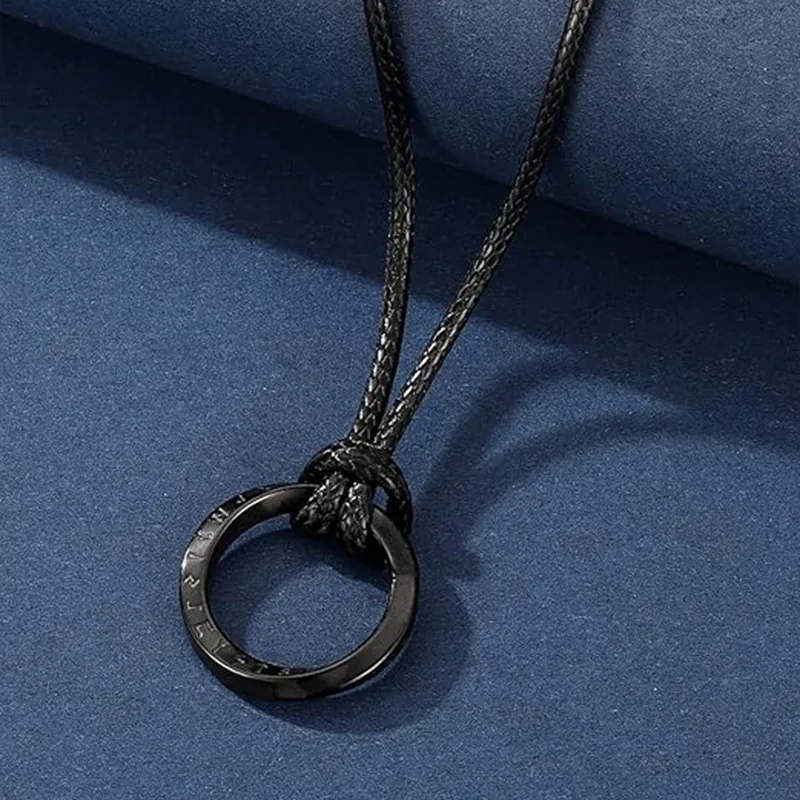 Collana moda uomo con ciondolo amuleto