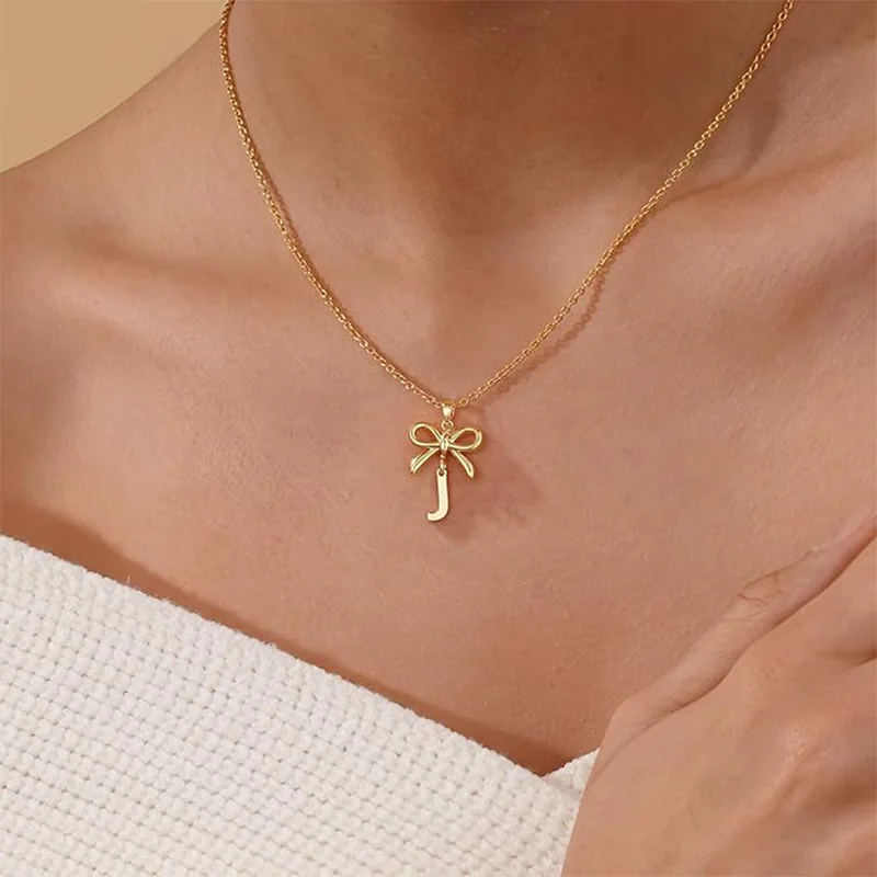 Collana per ragazza teenager con ciondolo con lettera in ottone